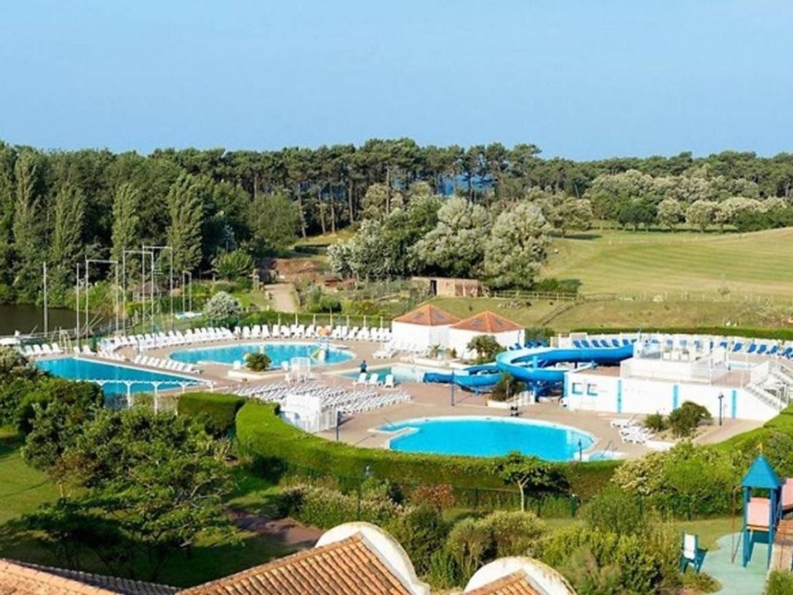 Figure De Proue, Les Sables D Olonne, Port Bourgenay, Talmont Saint Hilaire Talmont-Saint-Hilaire Exterior foto